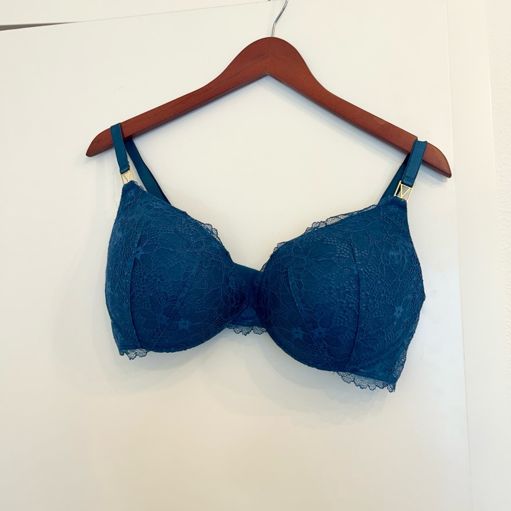 Victoria secret blue lace bra